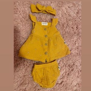 Mustard Baby Dress 0-3 months with bottom and bow